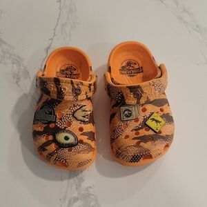 Jurrassic World Crocs Kids  Orange Animal Print Size 7